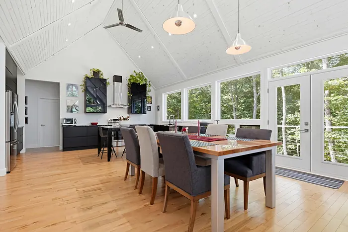 Vaulted dining room in white